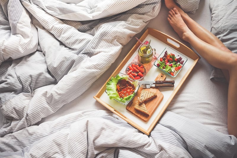 Créez une tête de lit personnalisée avec du bois de palette en 2026 : guide ultime